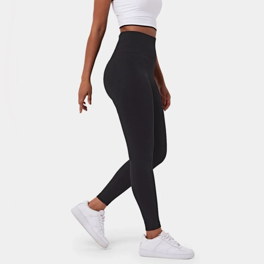 NEW Halara Seamless Flow High Waisted Plain Butt Lifting Leggings in Black - Picture 7 of 15